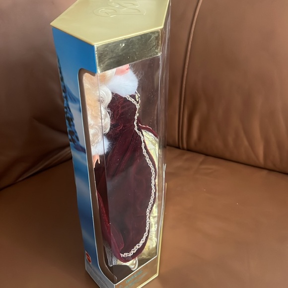 Mattel 15646 Barbie Happy Holidays 1996 Special Edition in Original Box - Picture 4 of 12